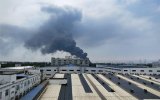 万幕康科技 又火灾？谢岗一工厂冒出大量浓烟 周边镇街的消防都来“支援”了